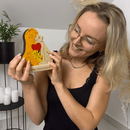 Kézműves oroszlán család fából