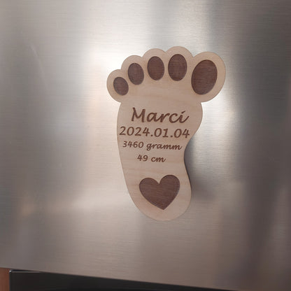 Baba lábnyom hűtőmágnes + 2 kulcstartó szett fából készítve