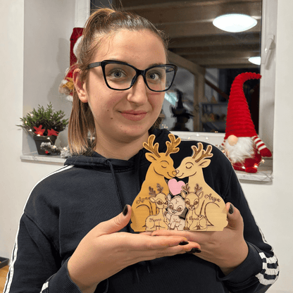 Kézműves rénszarvas család fából